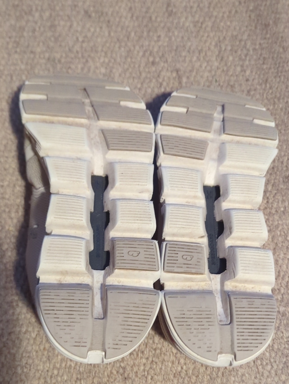 Women's On Running Cloud 6 Running Shoes In Light Beige Size 7.5 - Picture 9 of 10